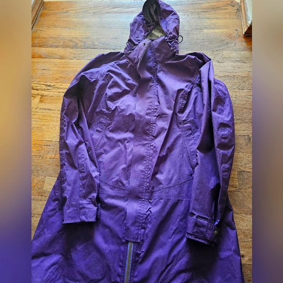 REI Co-op Women's Long Rain Jacket Sz Sm - Picture 1 of 8